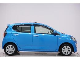 県内13店舗にて常時500台以上ダイハツ車を展示中です。見て、触って、納得のいく一台をぜひ見つけてください。