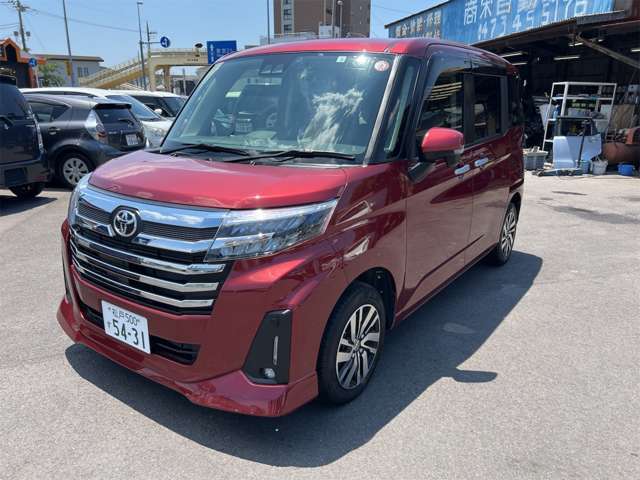 ワイドなボディなのに、スッキリしたフォルム！！カスタム車ならではのメッキ使用のフェイスがかっこいい！
