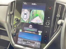 【マルチテレインモニター】車のフロントやサイドのカメラ画像を同時にモニター表示することで、悪路や狭い道を走行時でも周囲の状況確認ができ安心！本格SUVにうれしい装備です♪