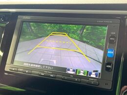 【バックカメラ】駐車時に後方がリアルタイム映像で確認できます。大型商業施設や立体駐車場での駐車時や、夜間のバック時に大活躍！運転スキルに関わらず、今や必須となった装備のひとつです！