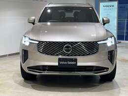 磨きをかけたスタイリッシュな外観に、広い室内を持つ特別な存在感が今ここに。 Googleを搭載した上質なSUVで、至福の時をお過ごしください。