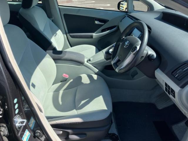 「この車の写真をもっと見たい」「状態が気になる」「この装備はついている？」どんな小さな疑問でもお気軽にお問い合わせください！