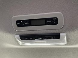 【後部座席操作部】後部座席を快適に過ごしていただくための便利な装備が付いています！