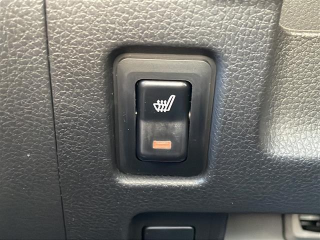 気になる車はすぐにお問い合わせください！画面右側の0066から始まる無料ダイヤルからお問い合わせ下さい！専門スタッフがお車のご質問にお答えいたします！