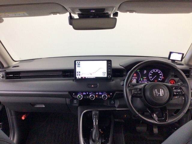 【前方視界】開放的な前方視界！運転がしやすく疲れにくいです♪窓が大きく、見通しがとっても良いおクルマですよ♪
