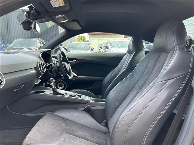 ぜひ厳選したドイツプレミアムブランドのお車を、見て・触って・比べてください！