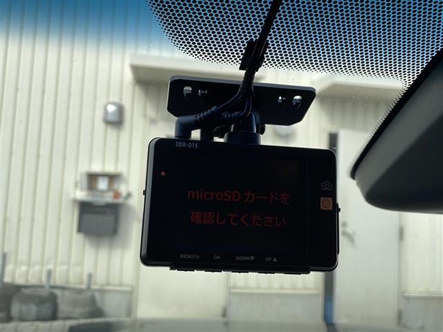 【ドライブレコーダー】映像・音声などの運転中の記録を残します。事故などを起こした起こされた時の証拠になりえますので、もしも時でも安心ですね。