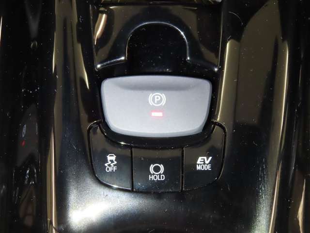 電動パーキングブレーキを装備しております。