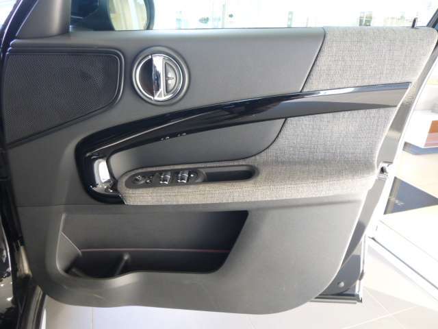 弊社ポリシーとして、全中古車、お忙しく実車確認できないお客様のために実車確認頂かなくとも安心して購入頂けれるクオリティを目指して仕上げております。