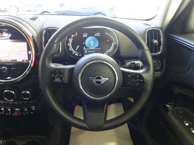 MINI認定中古車保証初年度登録5年未満名義変更完了（2年走行距離無制限保証）・5年以降8年未満名義変更完了（1年20,000KM以内保証）・8年以降（6カ月5,000KM保証）いずれかを付帯してご納車致します。