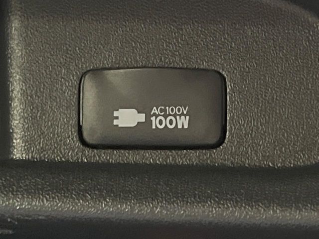 【1500Wアクセサリーコンセント】消費電力1500Wまでの家電が使えます。キャンプやスポーツ・アウトドアでのアクティビティはもちろん、災害・停電の際に大活躍♪