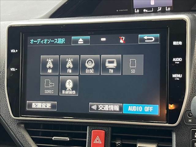 純正10型ナビ装備！！フルセグTV　CD　DVD再生　Bluetooth搭載！！