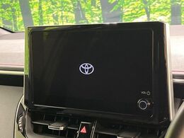 【8インチ　ディスプレイオーディオ】大画面のディスプレイはAppleCarPlayやAndroidAutoが利用可能。大きな画面でスマホナビアプリ等が利用いただけます♪