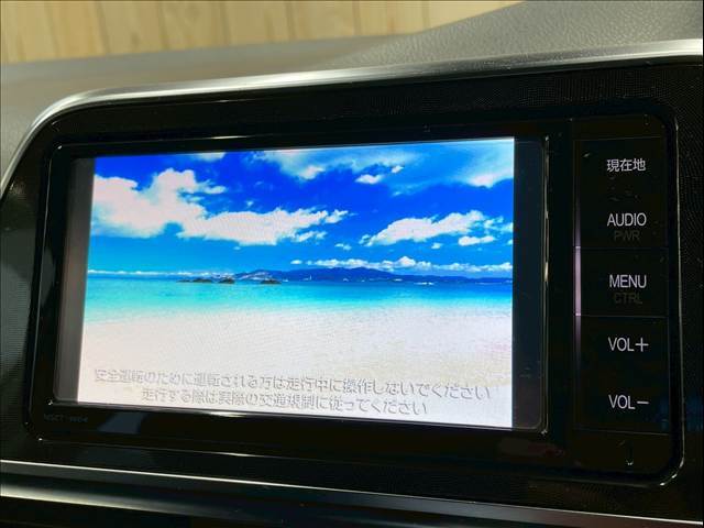 トヨタ純正7型SDナビを装備！！