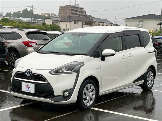 自動車と一緒に任意保険もご相談下さい。専任スタッフがお車にに合った内容をご提案させていただきます。