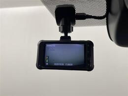 【ドライブレコーダー】映像・音声などの運転中の記録を残します。事故などを起こした起こされた時の証拠になりえますので、もしも時でも安心ですね。