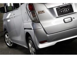 ★ドアバイザー　★タイミングチェーン　★シートヒーター　★パワースライドドア　★リア左右シェード　★アイドリングストップ　★衝突軽減安全ブレーキシステム　★ベンチシート　★プッシュスタート　★Pガラス