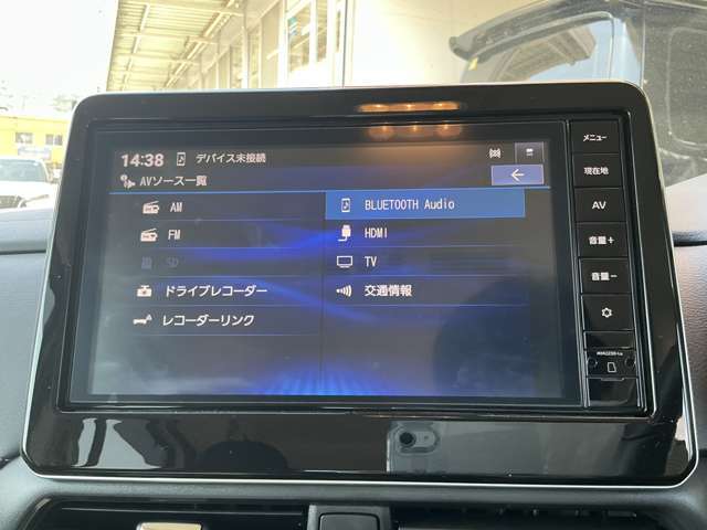 Bluetooth対応のナビなのでスマホの音楽を車内で聴けるのでお出かけの時もお気に入りの曲を聴きながらノリノリドライビング♪