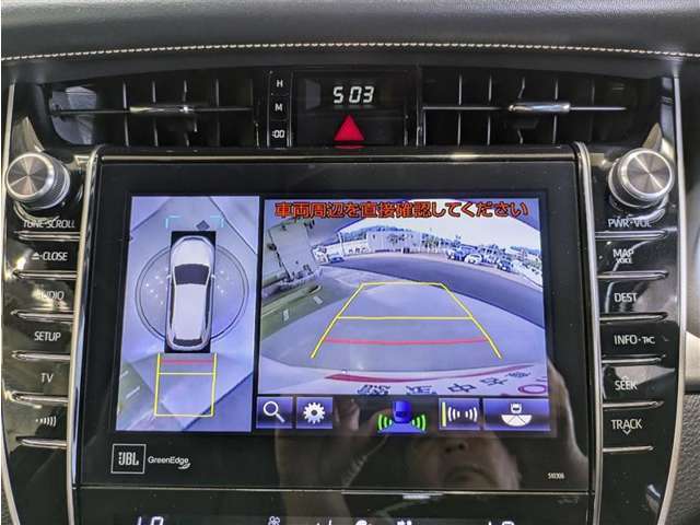 駐車が苦手な方にも安心なバックモニター付き
