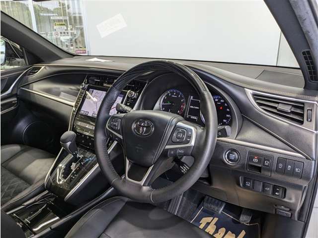 見通しのよいすっきりとした視界で、誰でも運転しやすいです。運転のしやすさは疲れにくさにも繋がりますよ♪