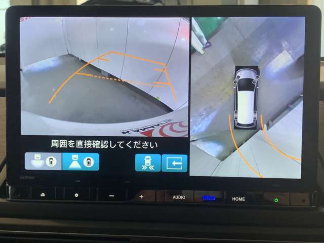 バックギアに入れるだけで自動でリヤカメラに切り替わります！車庫入れやバックが苦手な方にオススメ！