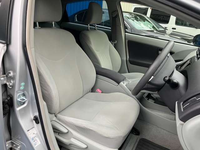 【有限会社クライス】です。当社のウリは中古車を中古と思わせない【業界トップクラスの仕上げ】が魅力です！！また、高価買取・アフターメンテナンス・自動車保険などお車に関わること、全てお任せください！！