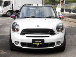 人気のミニクロスオーバーが、後期モデルで、希少のナビゲーションパッケージで、ディーゼルターボで、バックカメラで、Bluetoothで、HIDヘッドライトで、禁煙車で、車検2年整備付きで驚きの価格＾＾