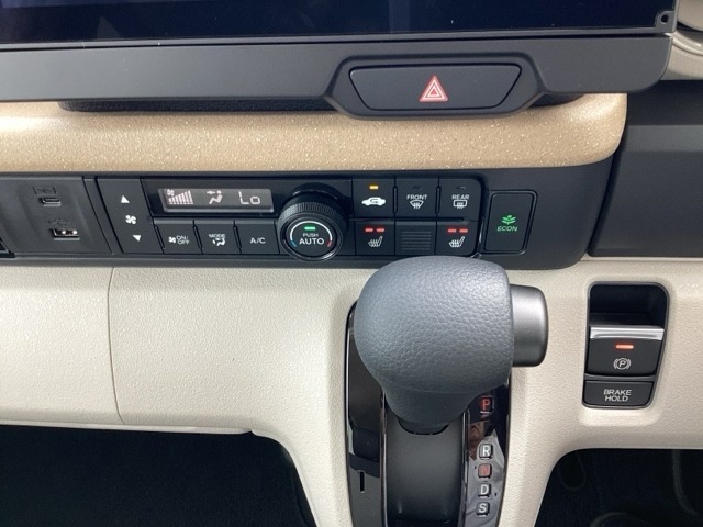 この度は、当店のお車をご覧いただきまして誠にありがとうございます。お気軽にお問い合わせください。