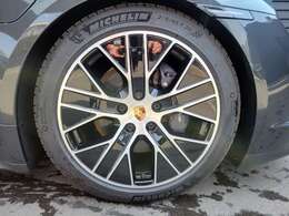20 インチ Taycan Turbo Aero ホイール
