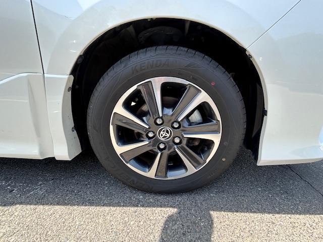 【純正アルミホイール】専用のアルミなので、お車のイメージにぴったり！！社外のアルミやスタッドレスタイヤも取り扱いございます！！ドレスアップもカスタマイズもお任せください！！
