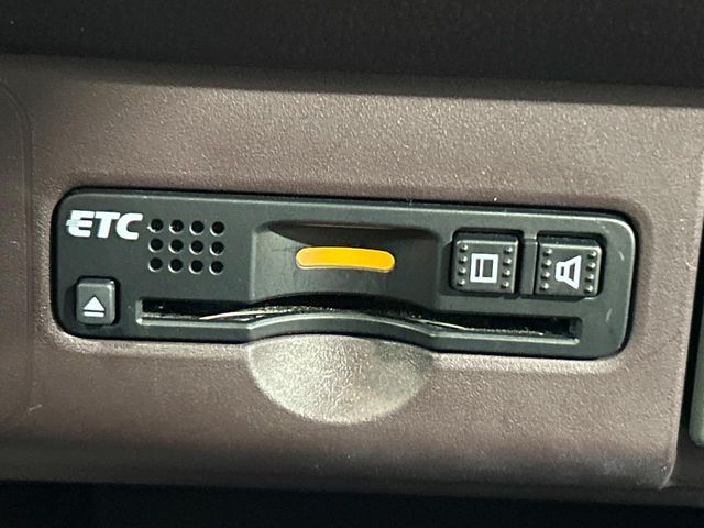 【ETC】高速道路の料金所をストレスなく通過！話題のスポットやサービスエリアに多い「スマートIC」利用時は必須のアイテムです。当店でセットアップを実施、ご納車当日からすぐにご利用いただけます！