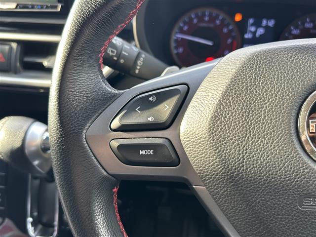 【運転席操作部】『運転席周辺の装備』の画像になります。快適なドライブを楽しむための機能が装備されています！運転席から触れるので使いやすいです！