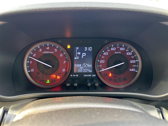 【スピードメーター】『スピードメーター』の画像になります。メーターがシンプルで見やすく運転しやすいですね！