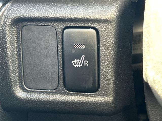 【運転席操作部】『運転席周辺の装備』の画像になります。快適なドライブを楽しむための機能が装備されています！運転席から触れるので使いやすいです！