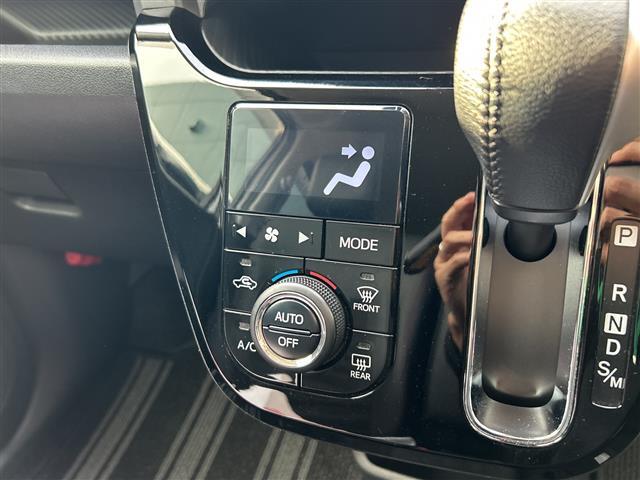 【シフトレバー】『シフトレバー』の画像になります。写真の内容に関してご不明点、ご質問等がございましたらお気軽にガリバー店舗までお問い合わせください。