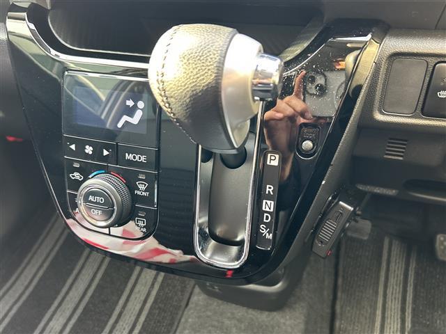 【シフトレバー】『シフトレバー』の画像になります。写真の内容に関してご不明点、ご質問等がございましたらお気軽にガリバー店舗までお問い合わせください。