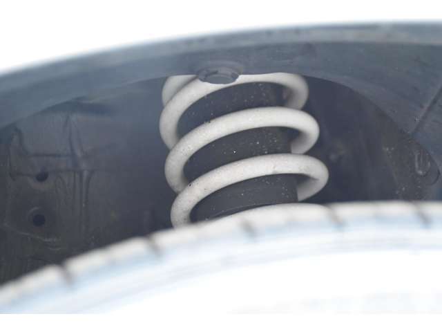 当社は、近畿運輸局指定整備工場で、ご納車までに車検整備、著しくは点検を実施！整備記録簿に交換部品を明示致しますのでご安心してお乗りいただけます＾＾♪