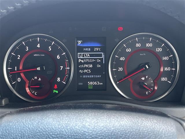 【スピードメーター】メーターがシンプルで見やすく運転しやすいですね！