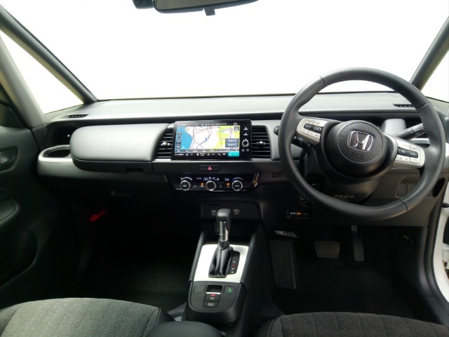 Honda車が初めての方にも扱いやすく分かりやすいインパネ周りと各種スイッチ類です。