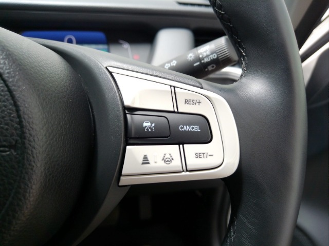 多彩な安心・快適機能を搭載した先進の安全運転支援システムのHonda　SENSINGを搭載しております。