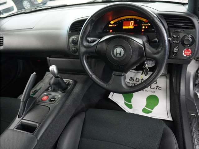 とても握りやすいステアリング！運転手の気持ちがそのまま伝わるかのような反応をしてくれます！