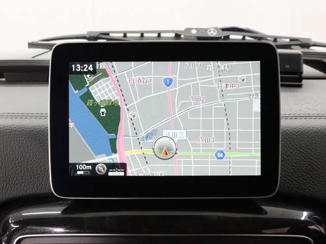 こちらの車輛のおすすめポイントの1つの8インチモニターとなります。ナビゲーション、コマンド機能など多彩な操作が可能となります。