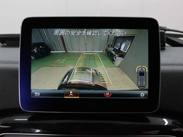 バックモニターも見やすいです。ガイドライン付き