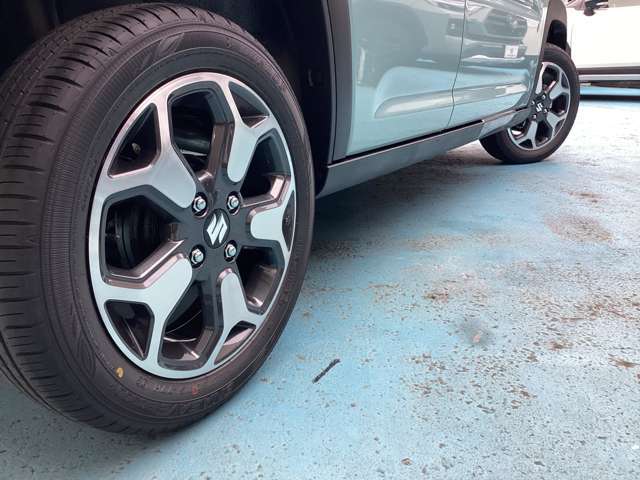 ホイール装着車です。オシャレは足元から♪