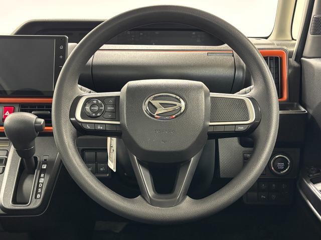 【点検】納車前には小さなクルマを知り尽くしたエキスパートが基本性能に関わる機能や状態を徹底的に点検。消耗部品を交換するなど法定12ヶ月点検相当の点検・整備を実施しています。