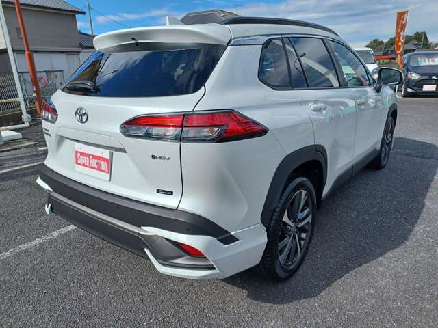 当店へ電車でお越しの場合の最寄駅はJR常磐線　赤塚駅になります。事前に到着時間をご連絡頂ければ赤塚駅まで当店スタッフがお迎えに参りますのでお気軽にご連絡ください。因みに駅より徒歩では約30分掛かります。