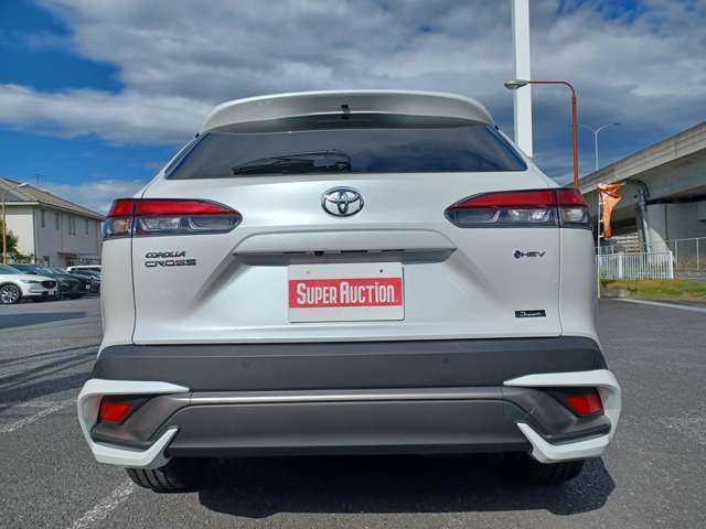 お客様に安心してお乗り頂けるよう納車前に全車法定点検を実施しております。ディーラーまたは自社工場にて国家資格整備士がお車をしっかりチェック致します。ご購入後の車検・点検・修理等もお任せ下さい。