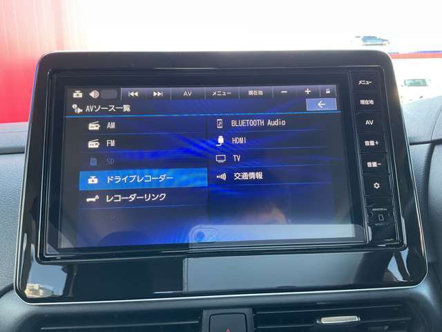 Bluetooth対応の日産純正ナビなのでスマホの音楽を車内で聴けるのでお出かけの時もお気に入りの曲を聴きながらノリノリドライビング♪