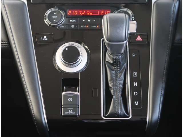 お車の保証修理及びメンテナンスは、全国の三菱ディーラーネットワークでお受け頂けます。
