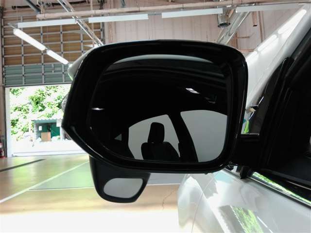 当店はトヨタ正規ディーラーとして中古車を多数取り揃えております。見て、触って、納得いく一台をぜひ見つけてください♪